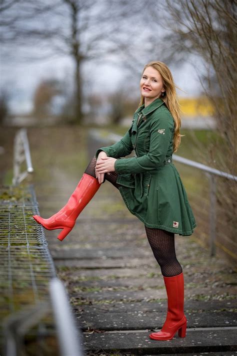 frau in gummistiefel